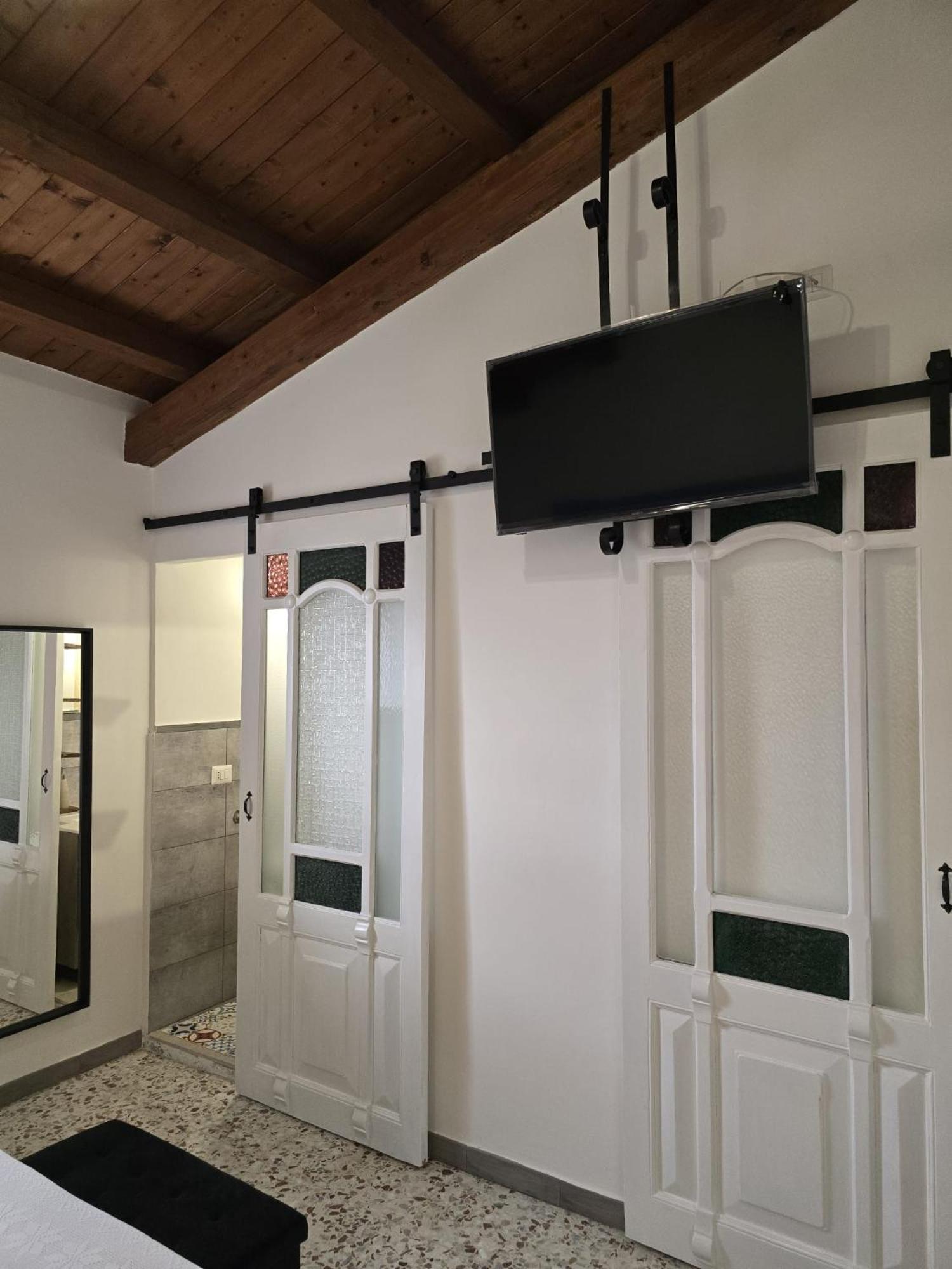 팔라쫄로 아크레이데 La Casa Di Paolina 빌라 외부 사진